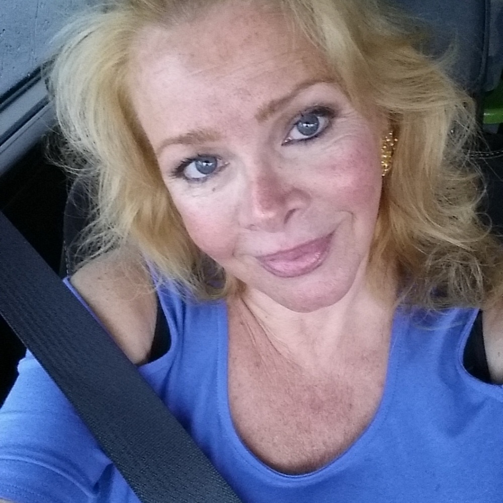 Meet your Posher, Evette